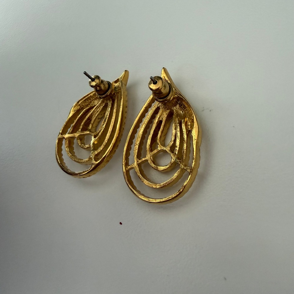 Trifari Vintage Gold Tone Teardrop Rope Textured Post Earrings Openwork Leaf - Picture 6 of 6